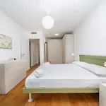 Guesthost - Neos House Apartment