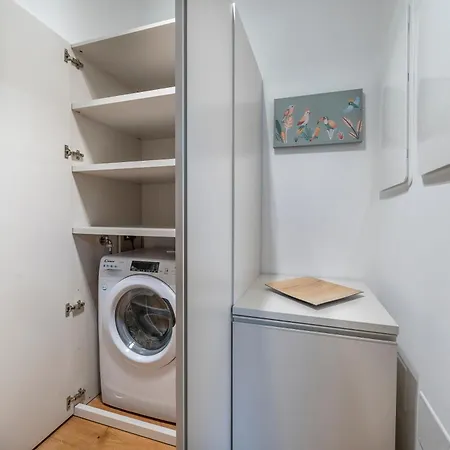 Guesthost - Neos House Appartement Udine