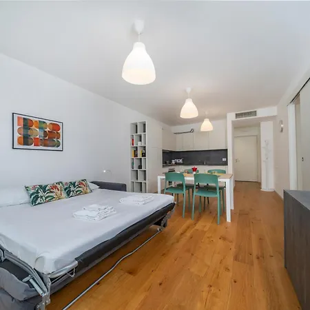 Guesthost - Neos House Apartment