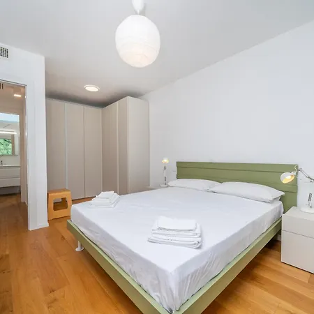 Lägenhet Neos House *