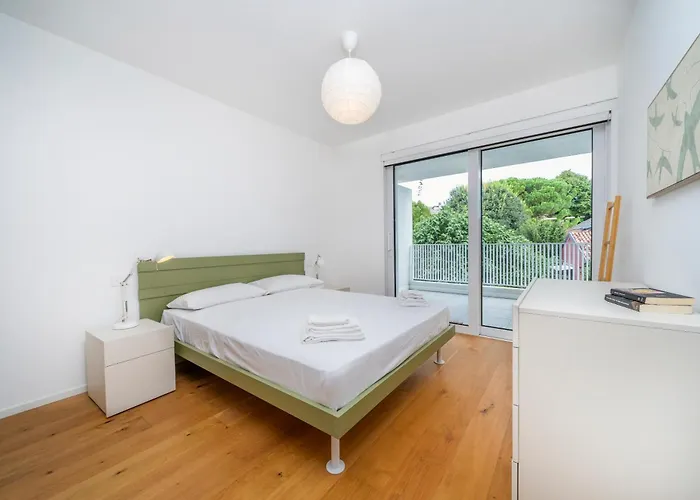 Guesthost - Neos House * Udine